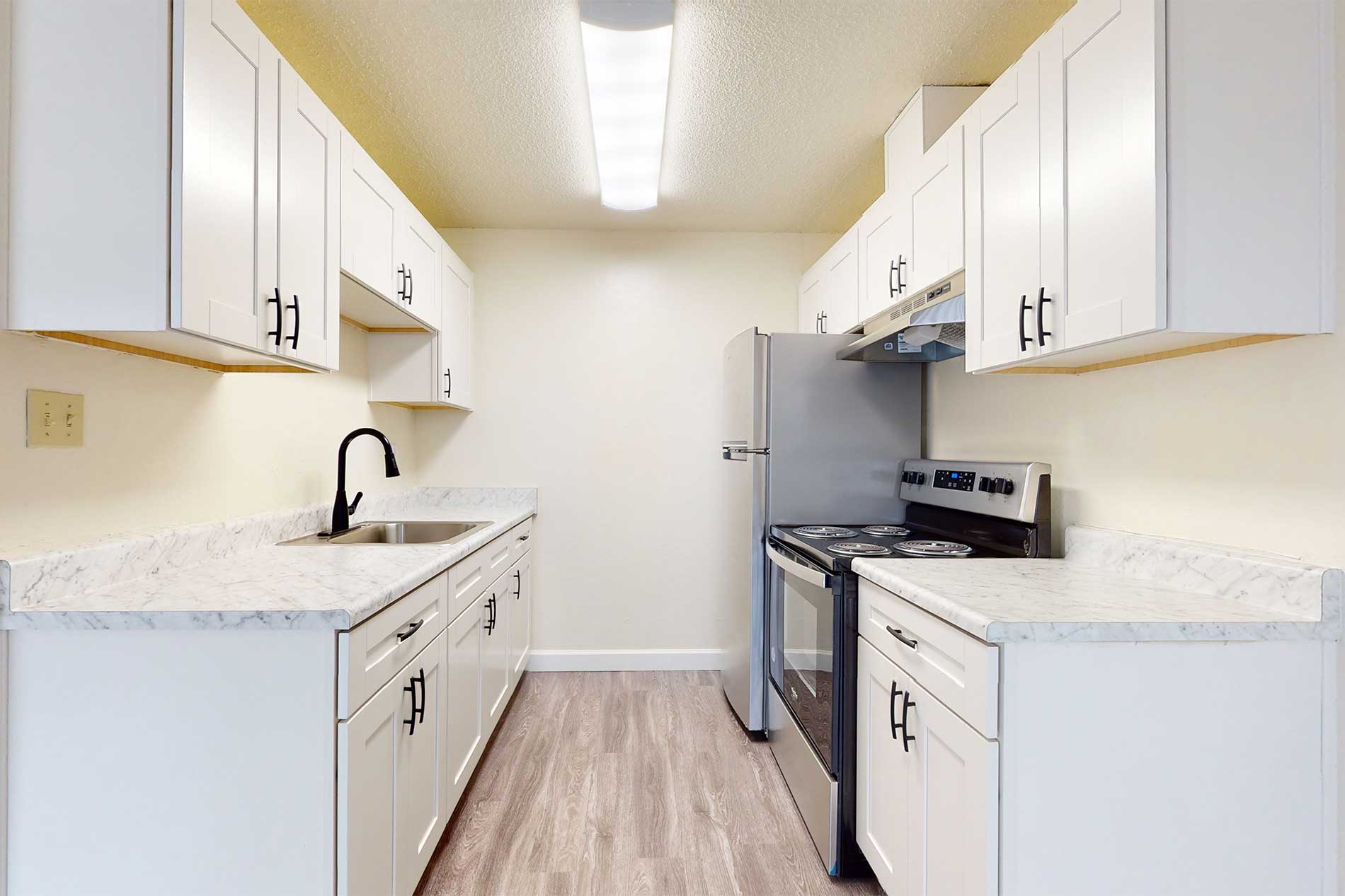 Cambridge Court apartment kitchen