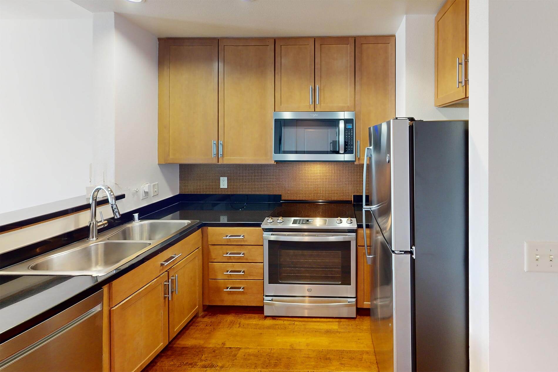 Edgewater apartment kitchen