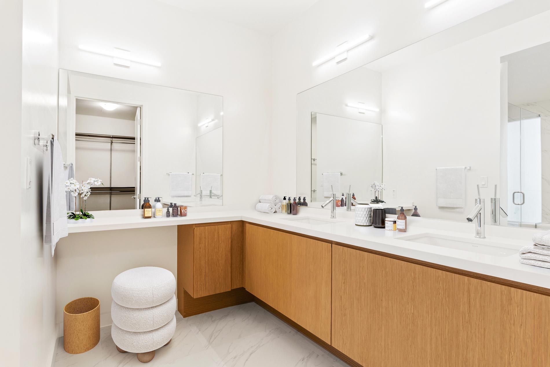 Vision on Wilshire Bathroom staged 